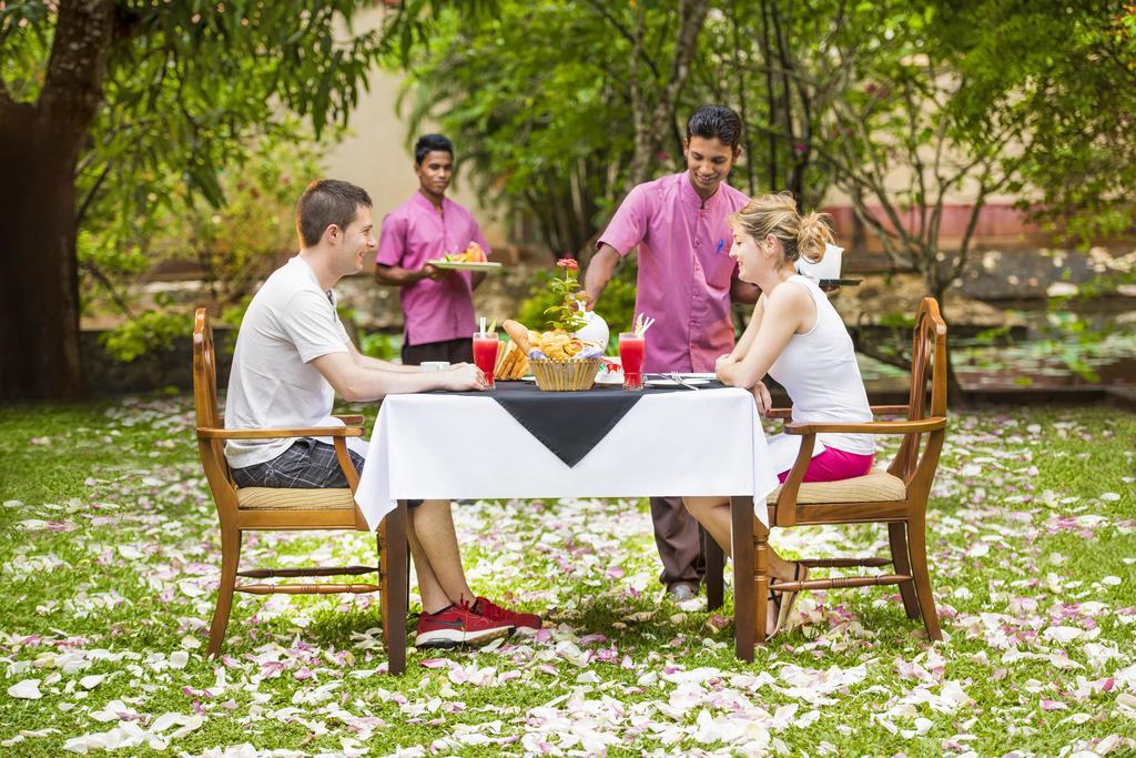 Mandara Rosen Yala, Kataragama Hotel Buitenkant foto