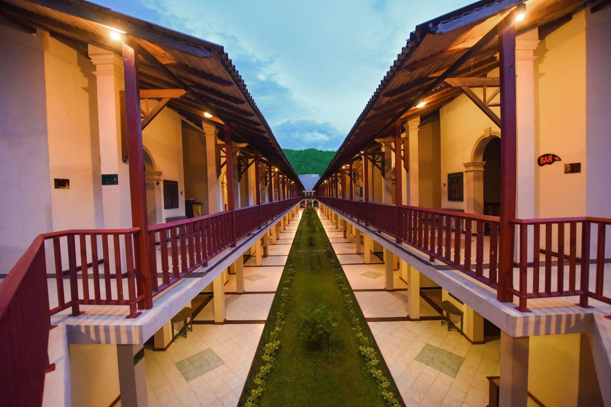 Mandara Rosen Yala, Kataragama Hotel Buitenkant foto